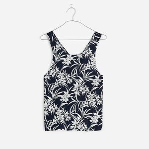 Crisscross-Back Sleeveless Top in Floral Cupro-Blend
MAKE ME AN OFFER!!!!